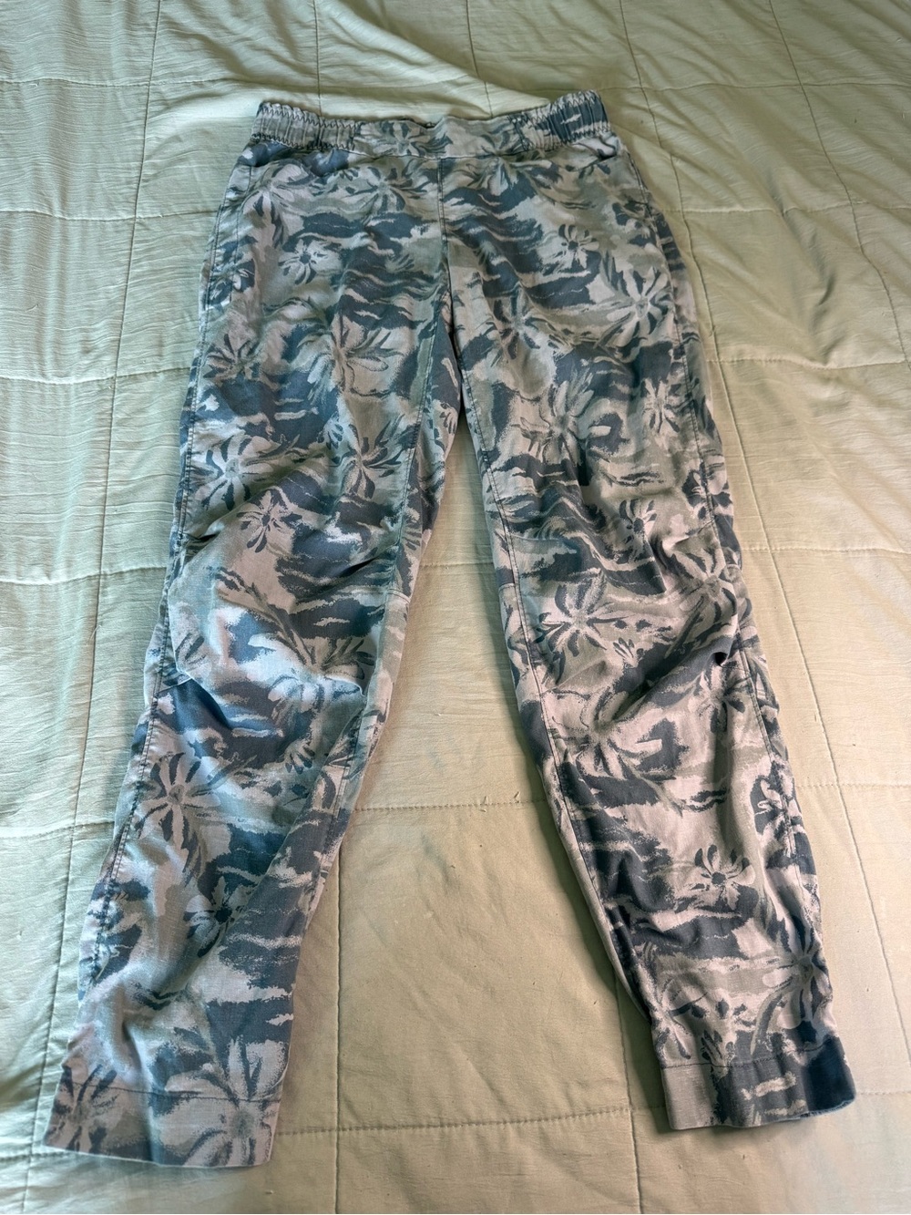Patagonia Blue Gray Floral Jogger Pants